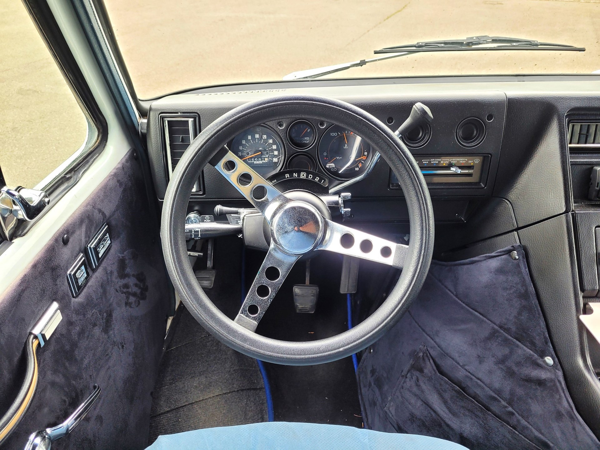 CHEVROLET G-Van Chevy G-20 5.0L V8 Contempo-image-7