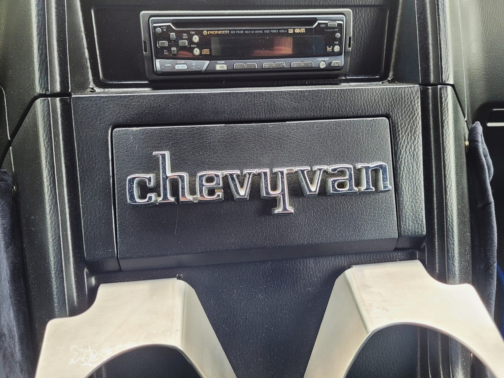 CHEVROLET G-Van Chevy G-20 5.0L V8 Contempo-image-9