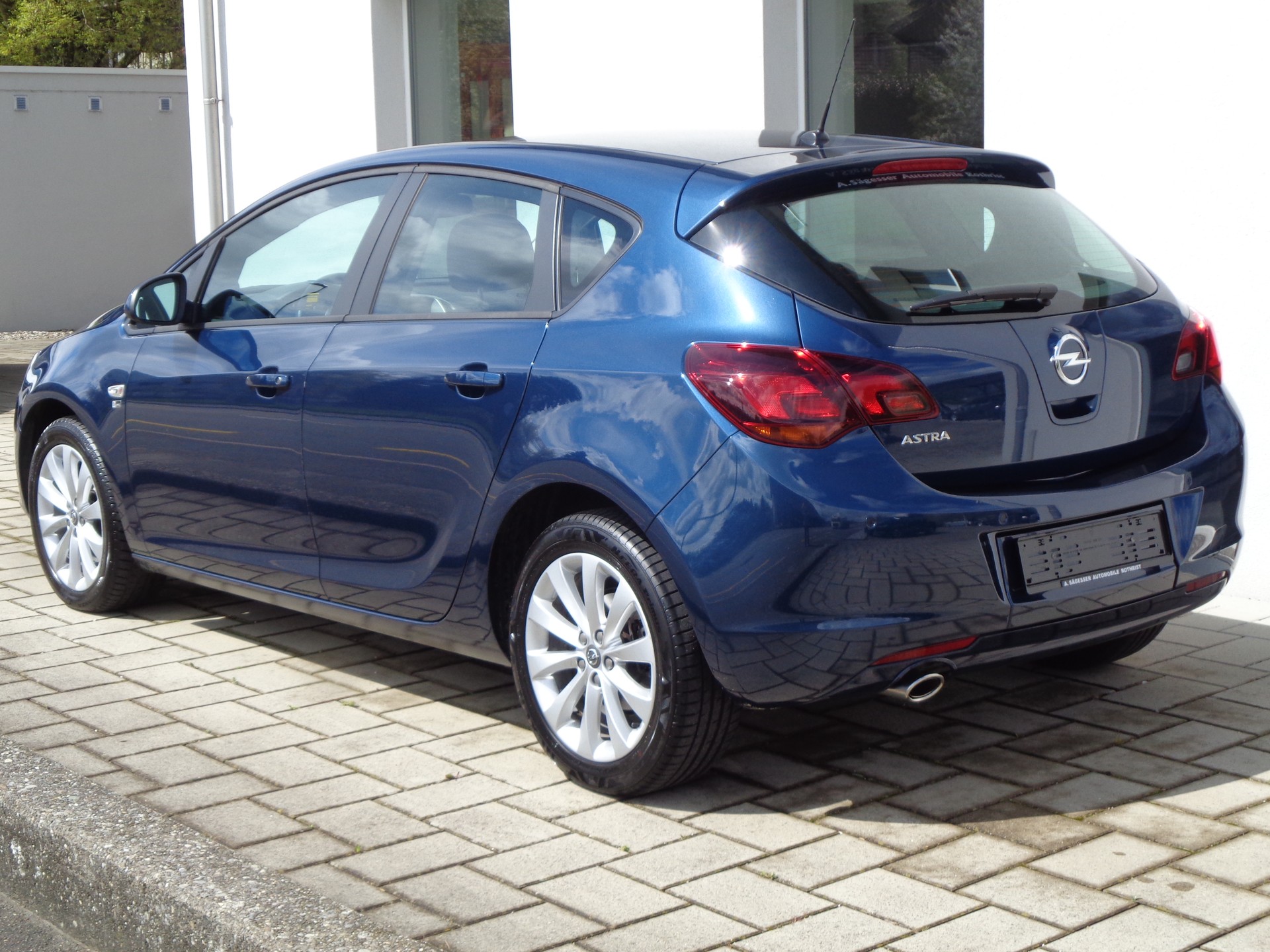 OPEL Astra 1.4i 16V Turbo Anniversary Edition-image-4