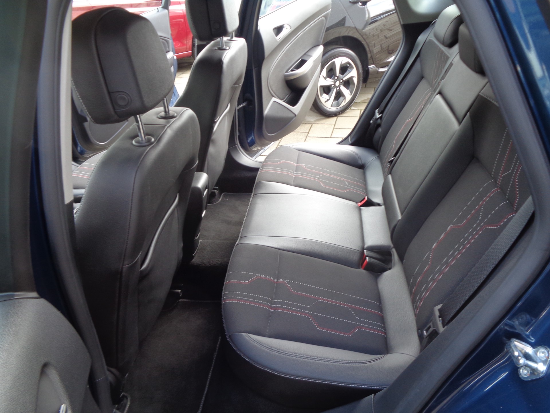 OPEL Astra 1.4i 16V Turbo Anniversary Edition-image-10