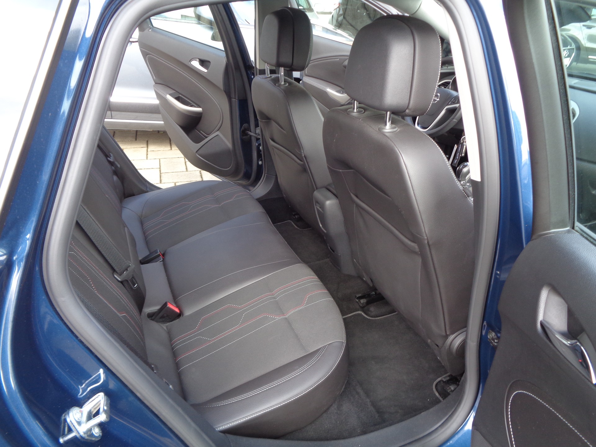 OPEL Astra 1.4i 16V Turbo Anniversary Edition-image-9