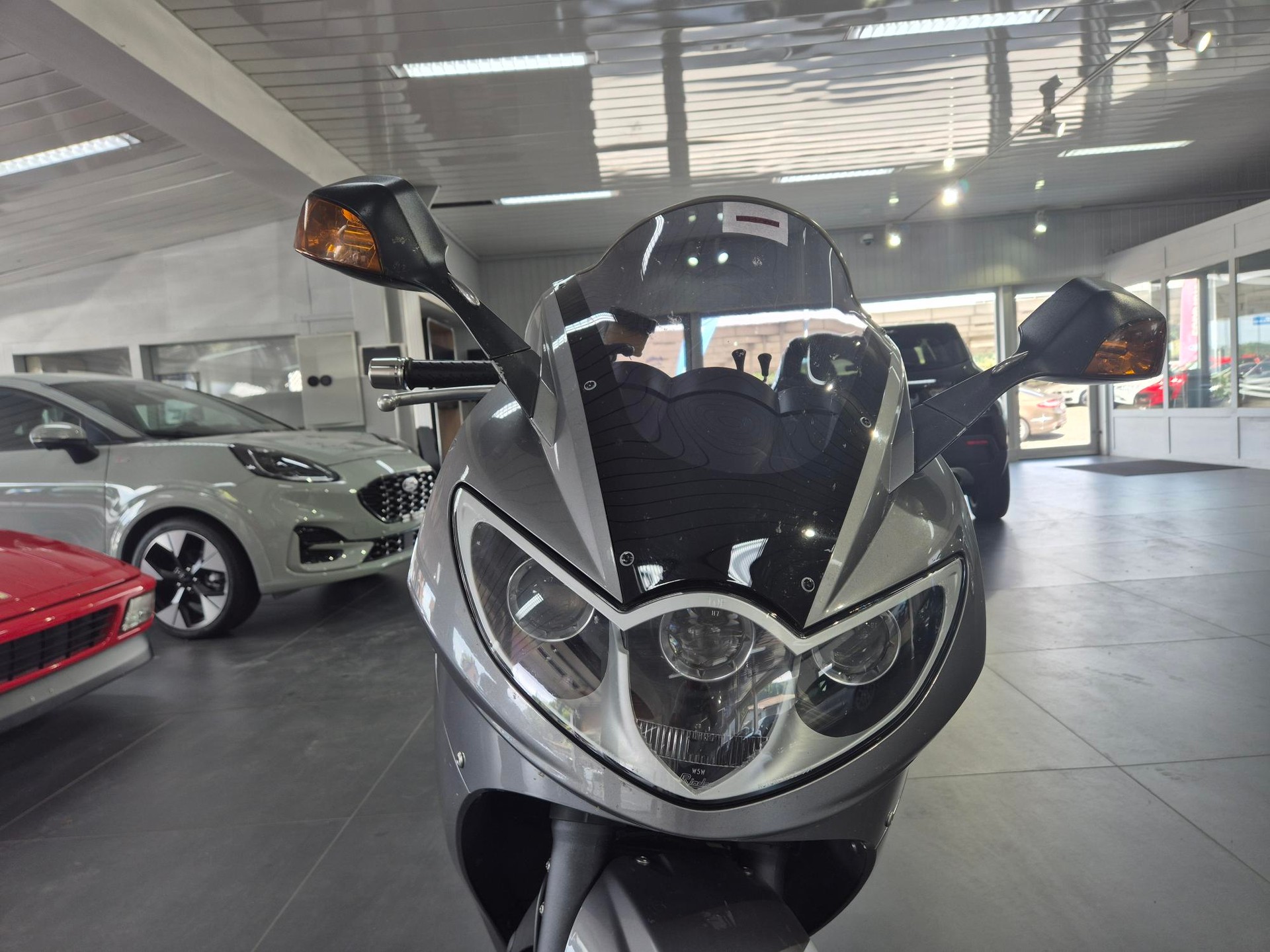 TRIUMPH ST 1050-image-5