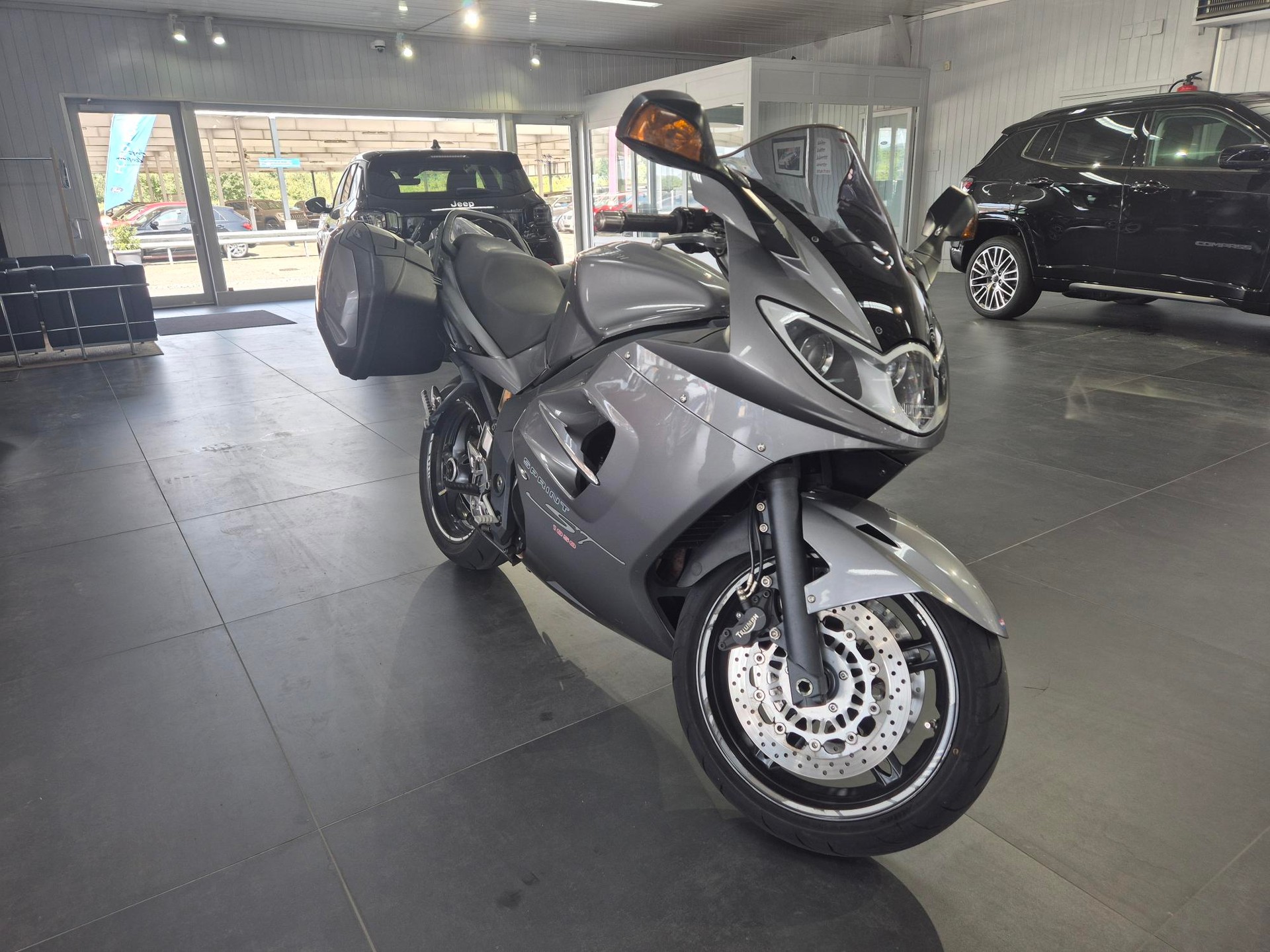 TRIUMPH ST 1050-image-3