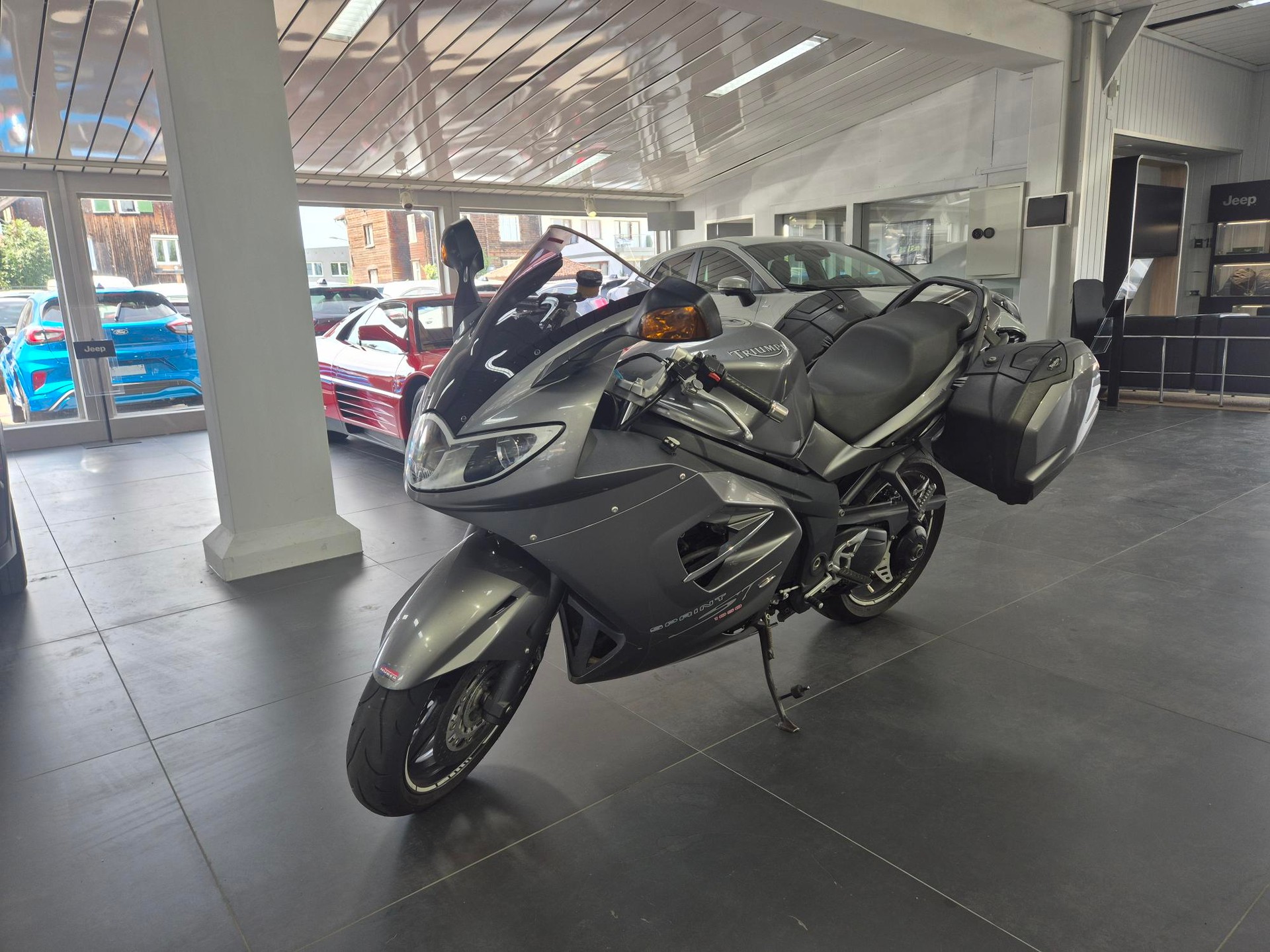 TRIUMPH ST 1050