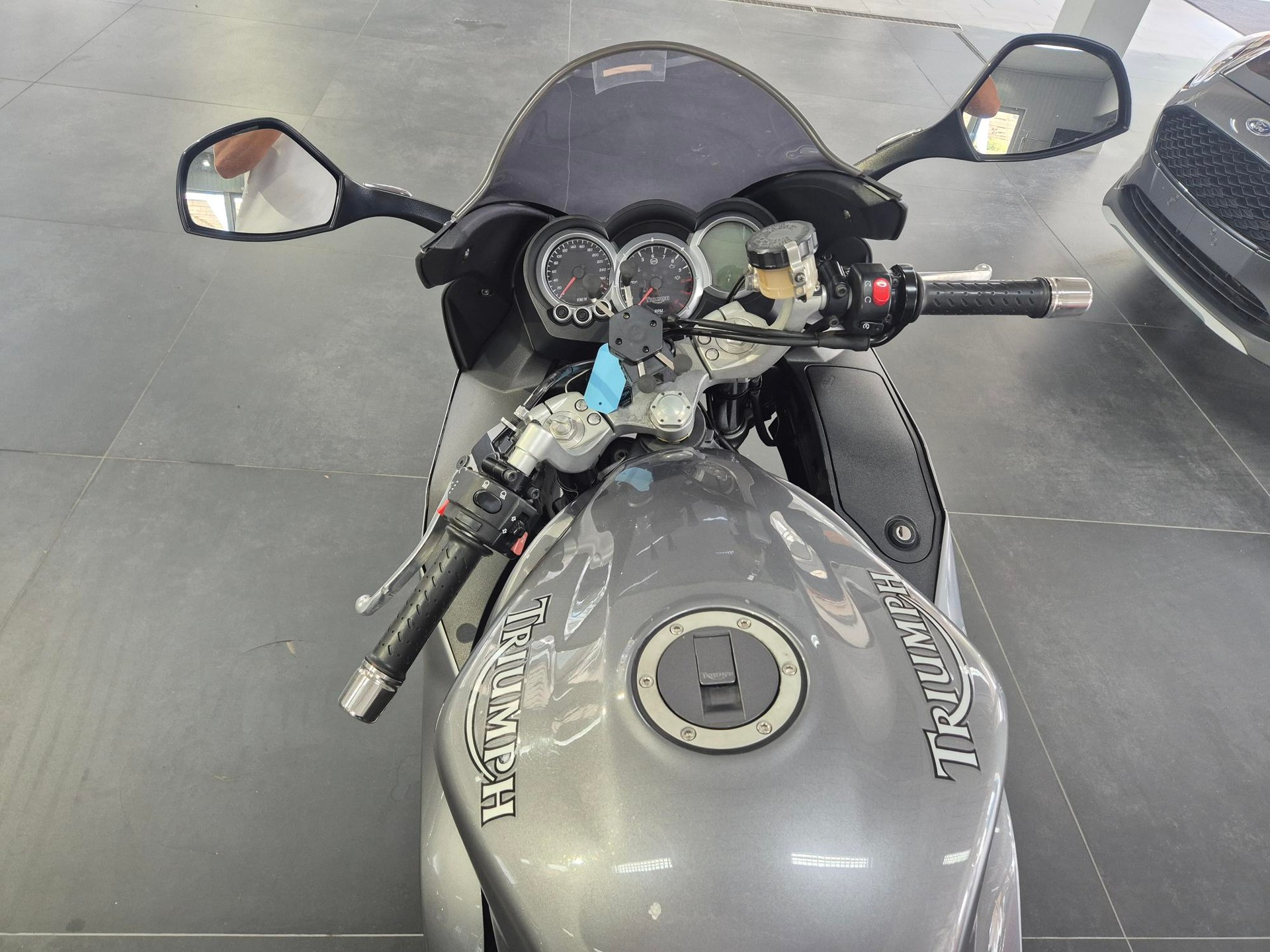TRIUMPH ST 1050-image-6