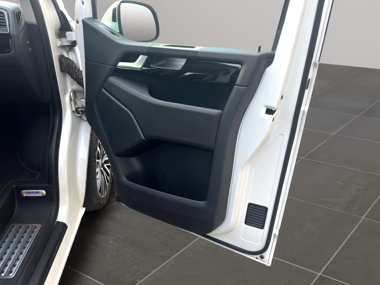 VW T6 Multivan 2.0 TDI 204 Highline DSG 4m-image-15