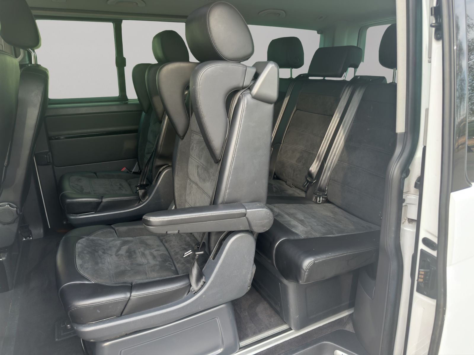 VW T6 Multivan 2.0 TDI 204 Highline DSG 4m-image-11