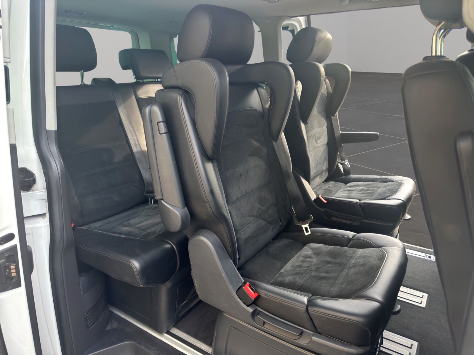 VW T6 Multivan 2.0 TDI 204 Highline DSG 4m-image-13