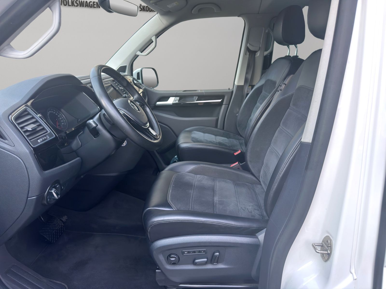 VW T6 Multivan 2.0 TDI 204 Highline DSG 4m-image-8