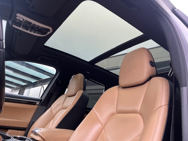 PORSCHE Cayenne S-image-11