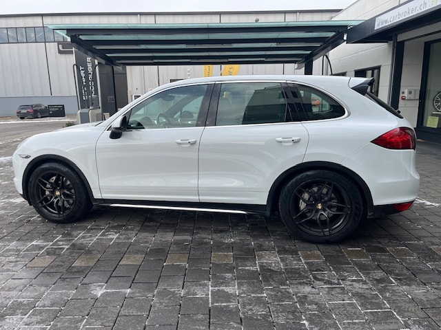PORSCHE Cayenne S-image-1