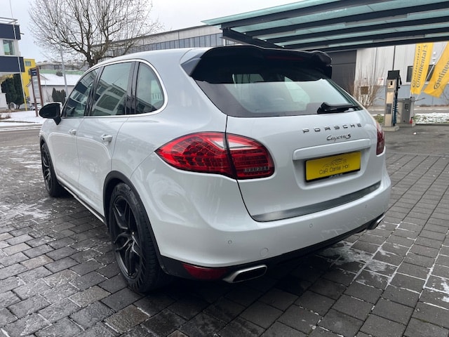 PORSCHE Cayenne S-image-2