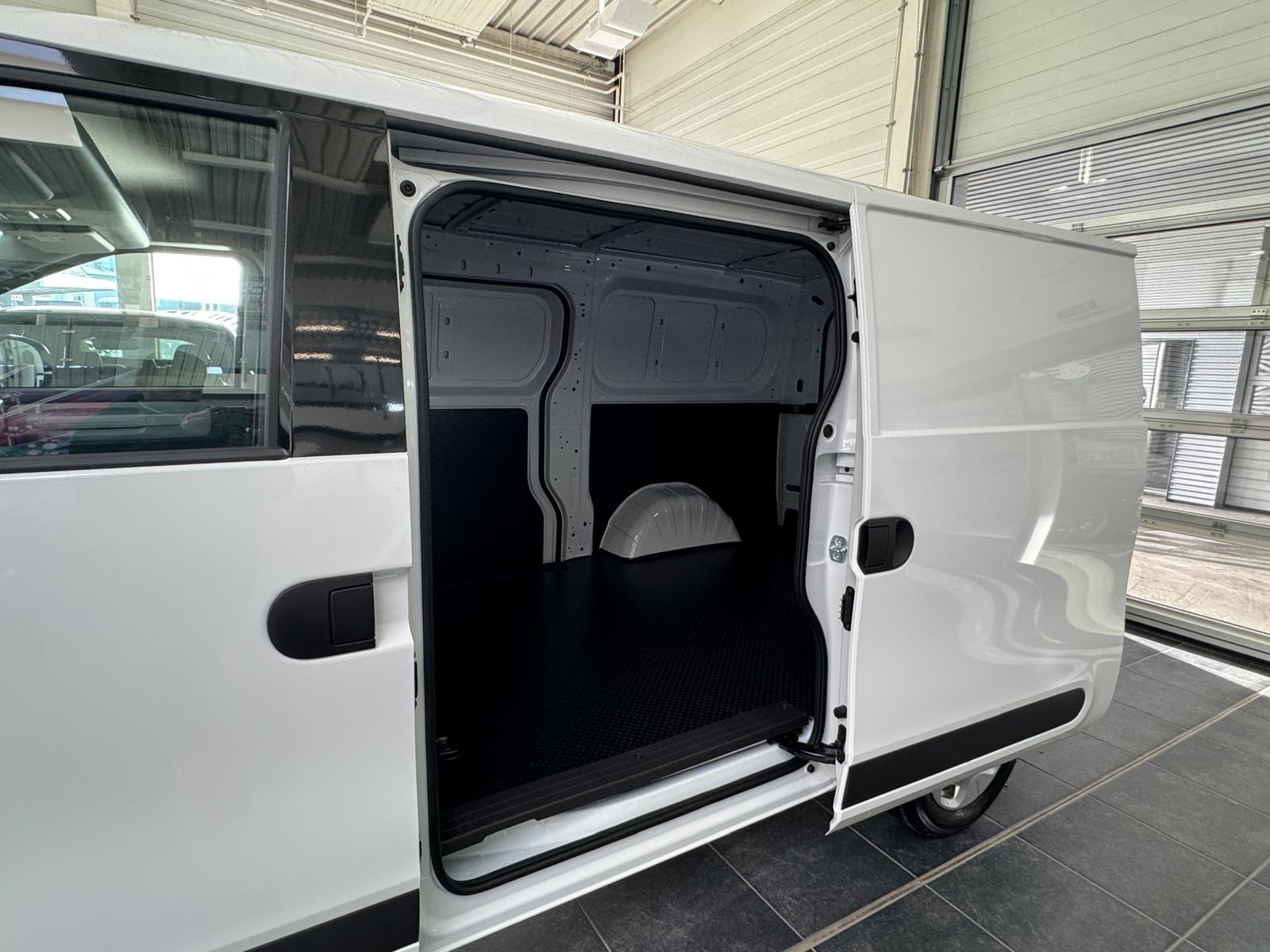 MAXUS eDeliver 5 Kaw. E-Motor 64kWh-image-6