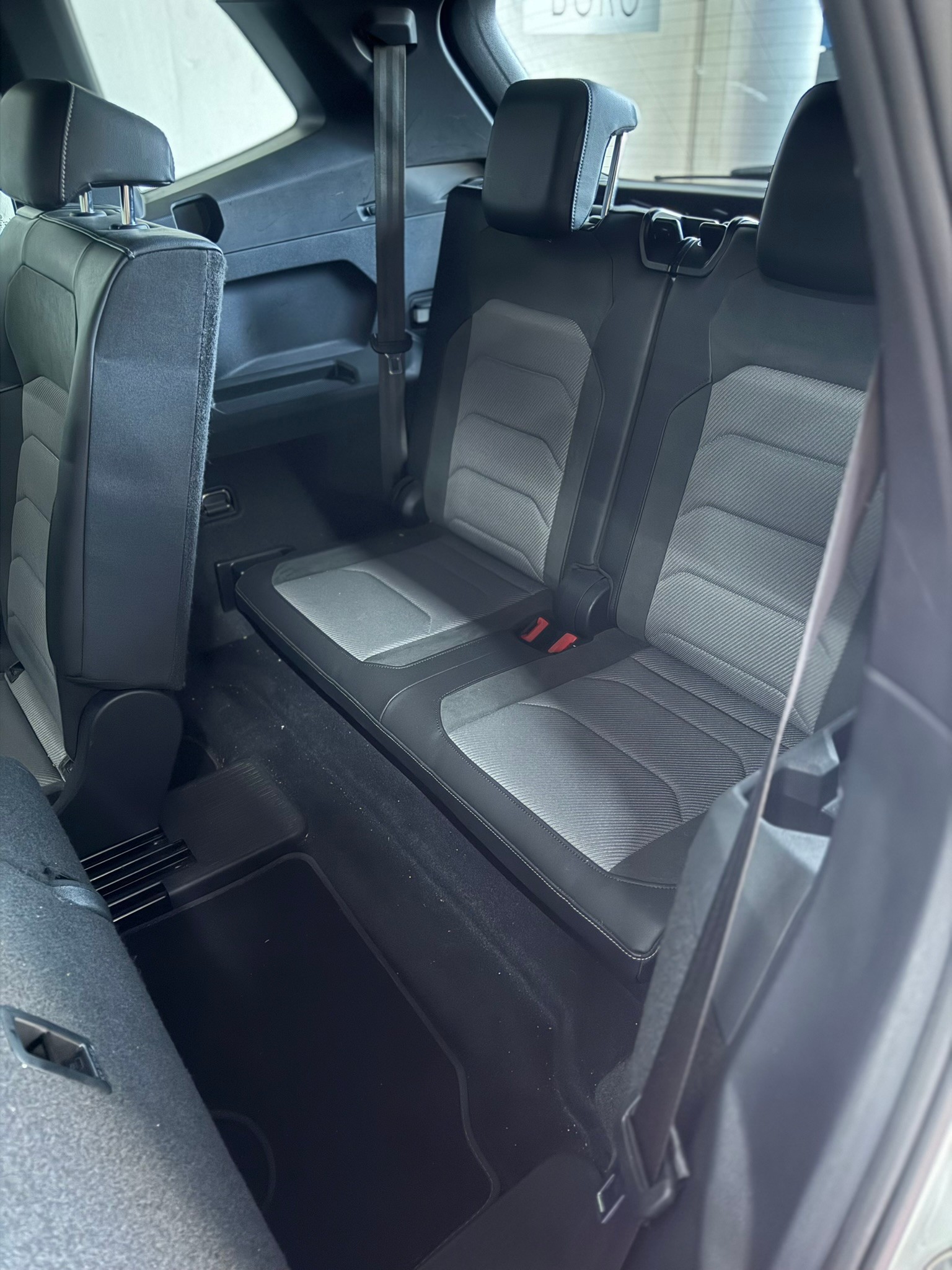 VW Tiguan Allspace 2.0 TDI SCR Highline 4Motion DSG-image-14