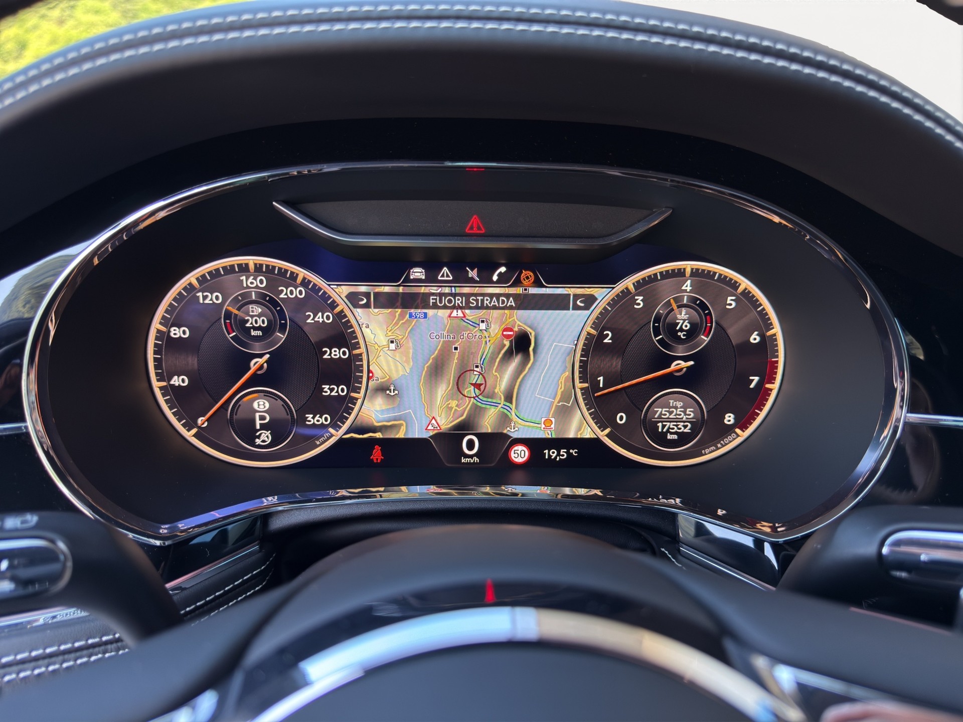 BENTLEY Flying Spur 4.0 V8 Azure-image-8