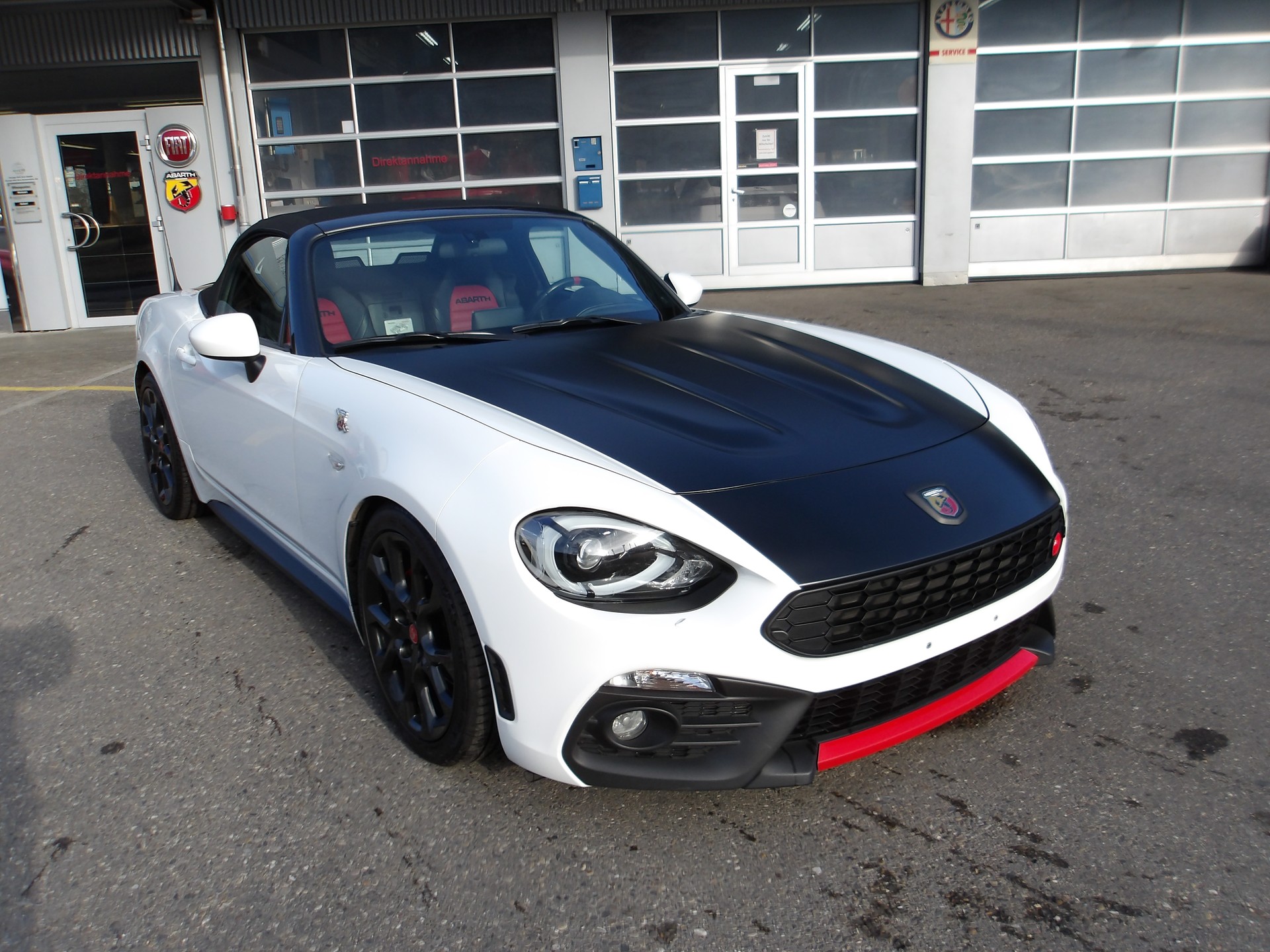 FIAT 124 Spider 1.4 TB Abarth Automatic-image-6