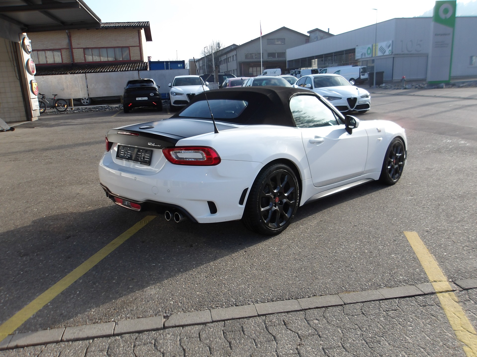 FIAT 124 Spider 1.4 TB Abarth Automatic-image-4
