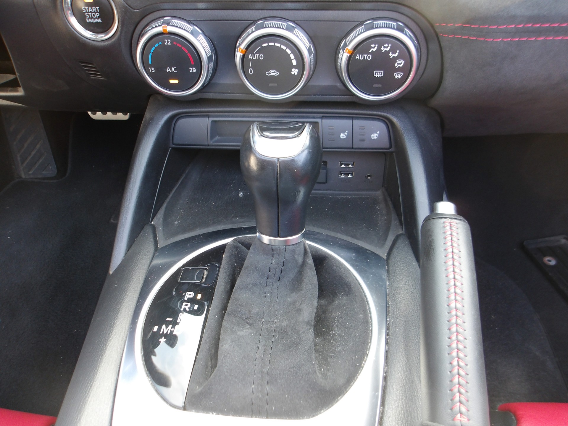 FIAT 124 Spider 1.4 TB Abarth Automatic-image-12