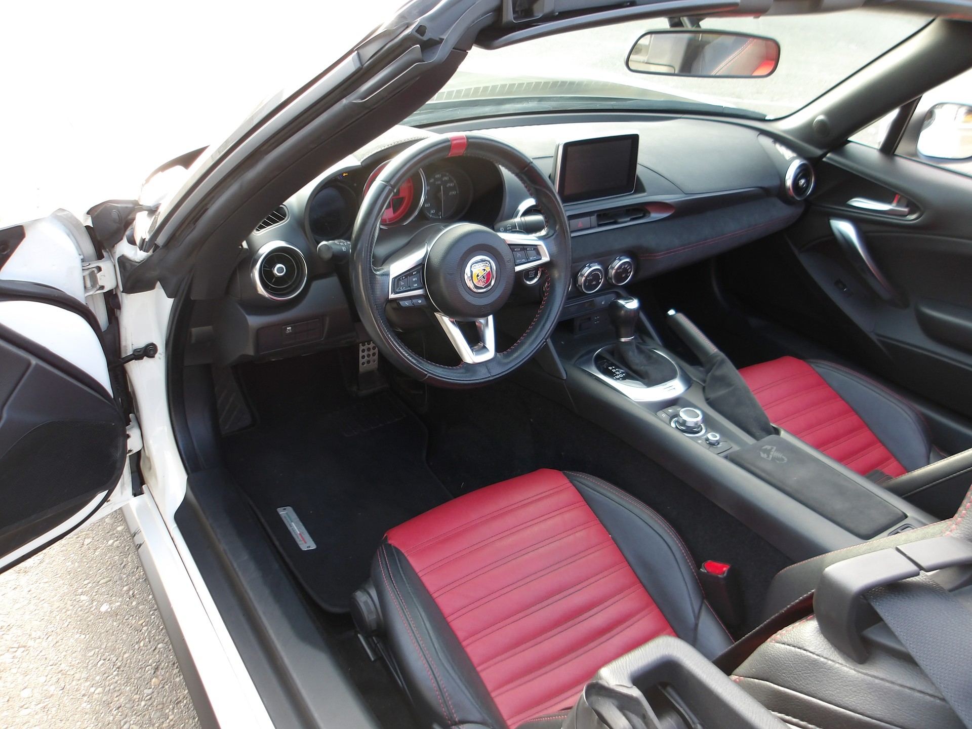FIAT 124 Spider 1.4 TB Abarth Automatic-image-10
