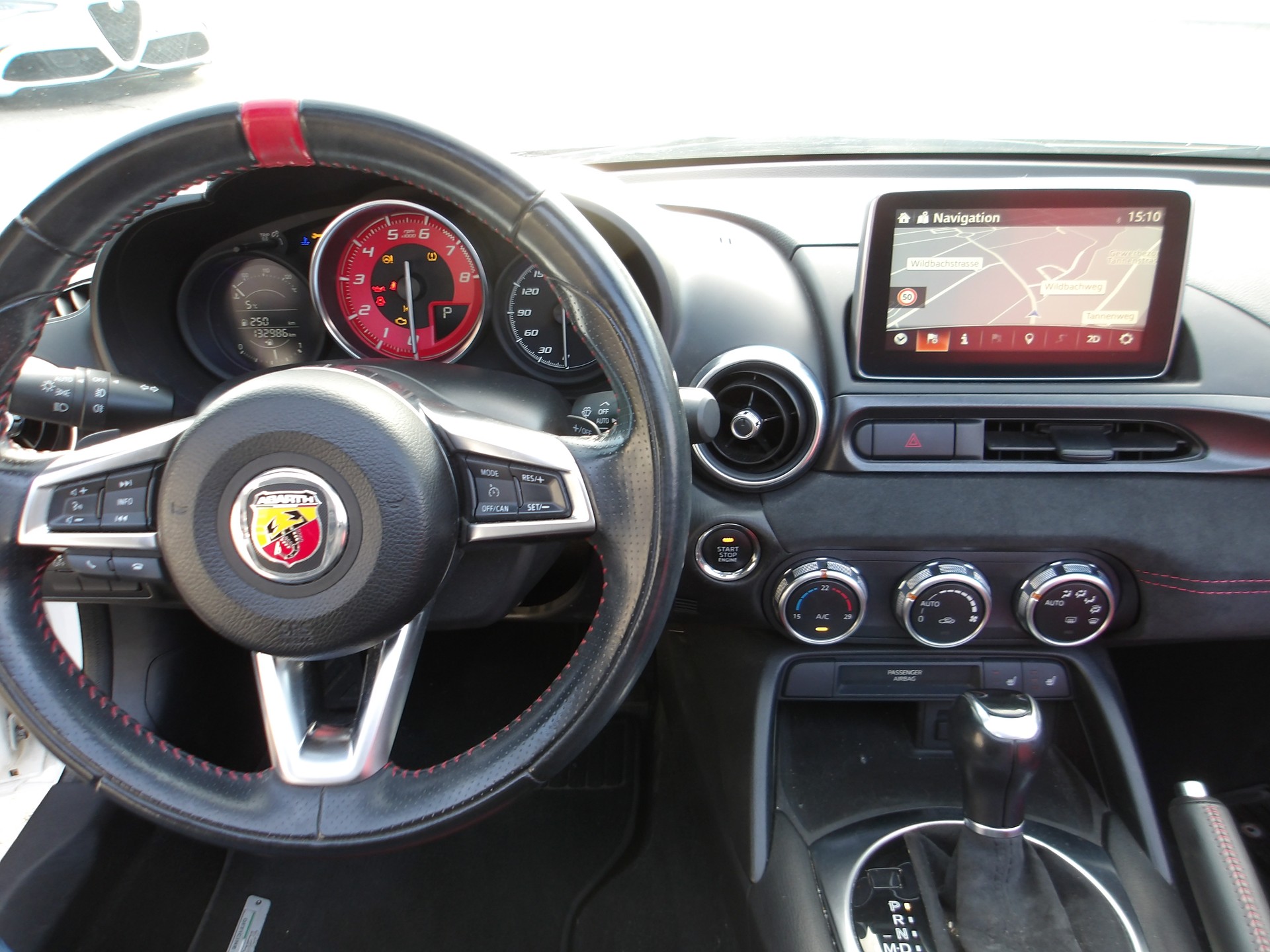 FIAT 124 Spider 1.4 TB Abarth Automatic-image-11
