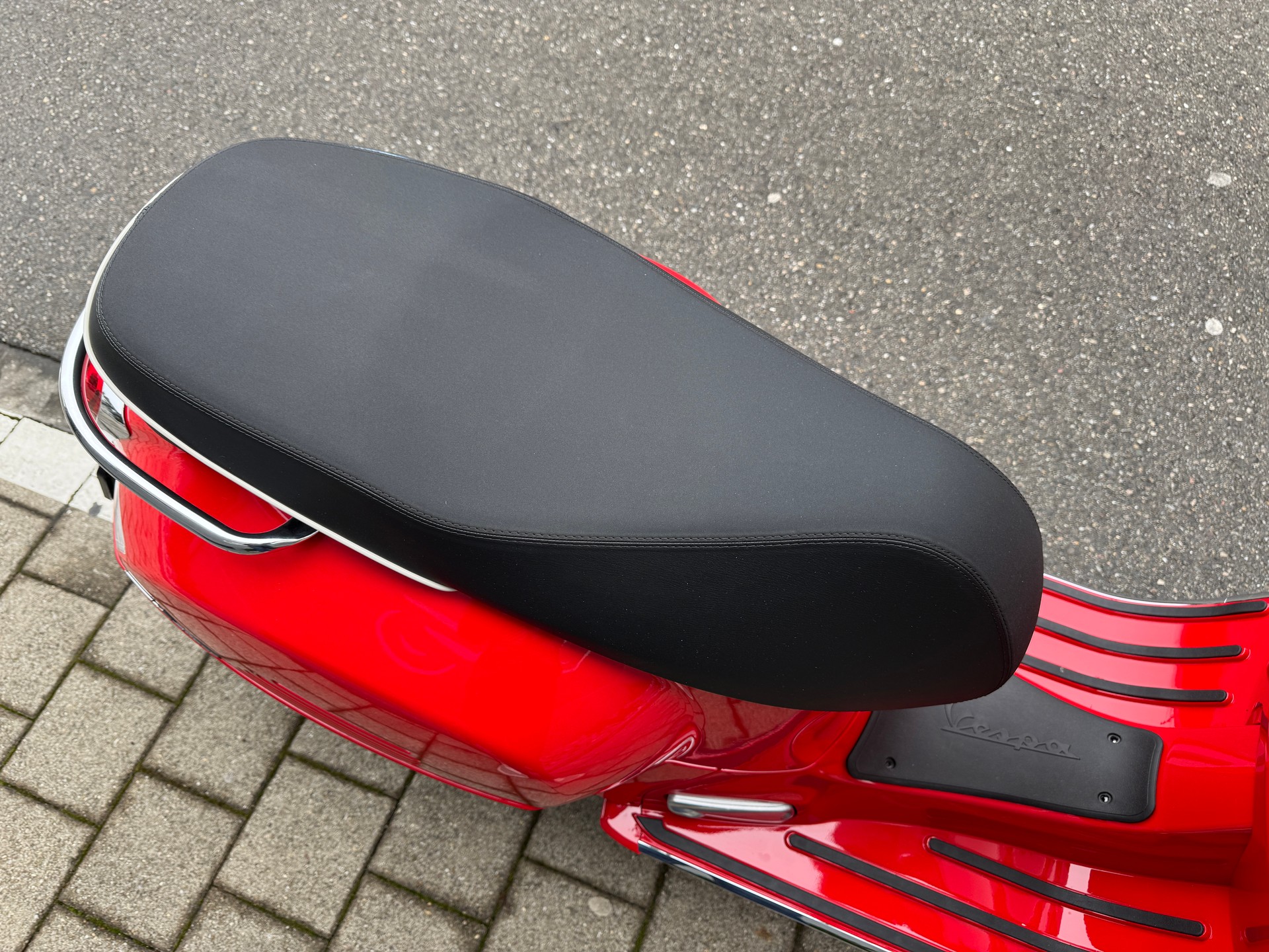 PIAGGIO Vespa GTS 125 Super RST Euro 5+-image-9