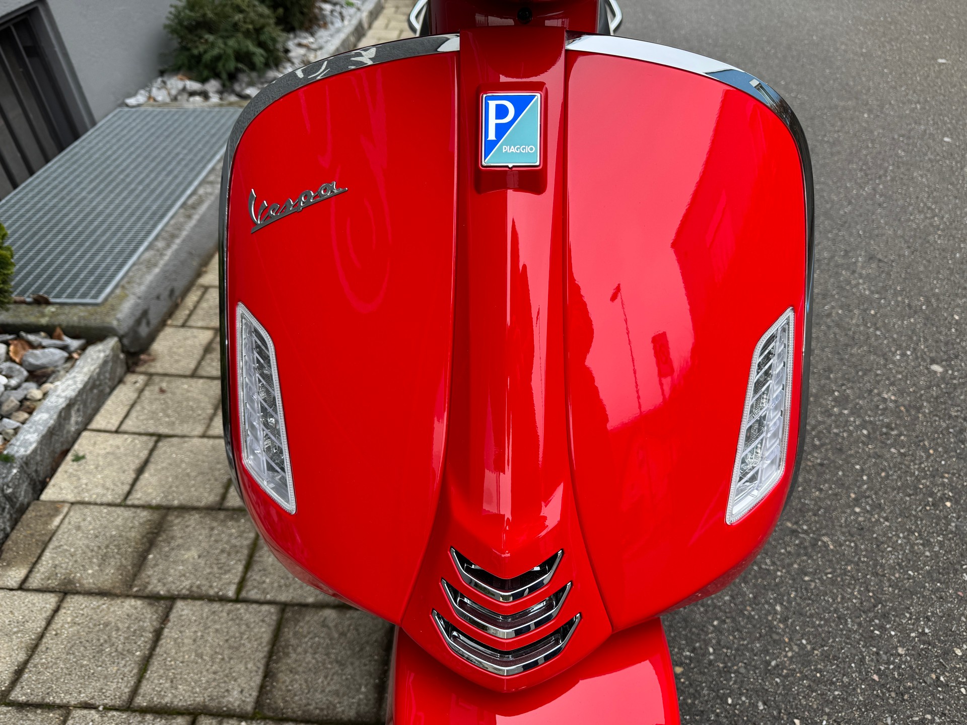 PIAGGIO Vespa GTS 125 Super RST Euro 5+-image-2