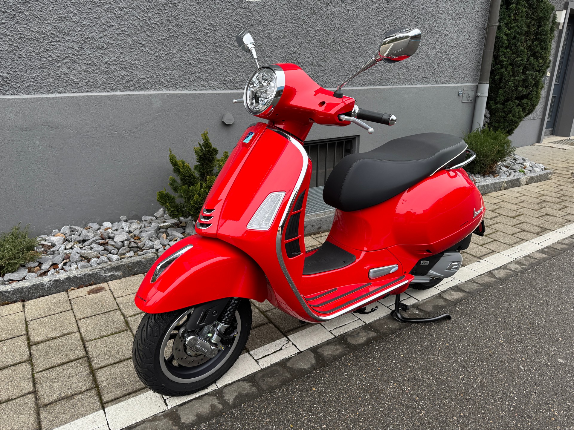 PIAGGIO Vespa GTS 125 Super RST Euro 5+-image-1