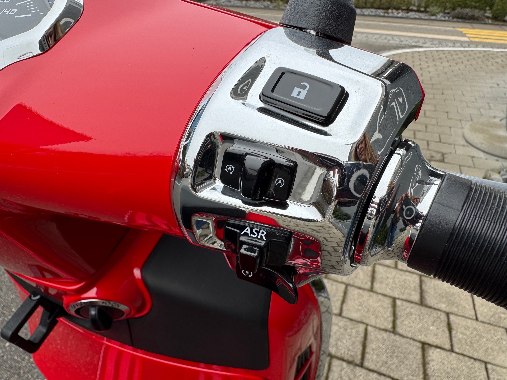 PIAGGIO Vespa GTS 125 Super RST Euro 5+-image-5