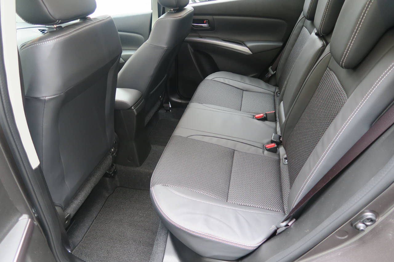 SUZUKI S-Cross 1.4 T Sakura Top Hybrid 4x4-image-14