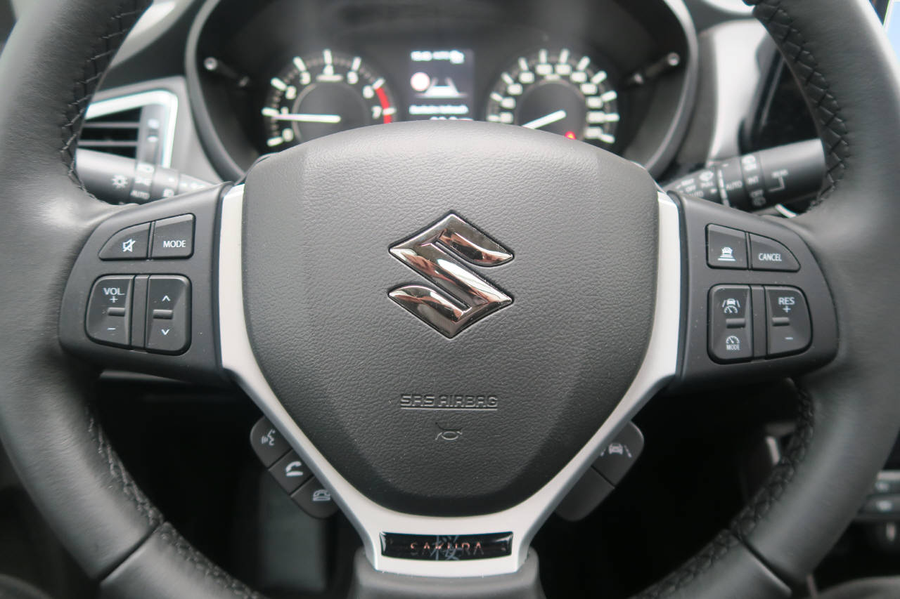 SUZUKI S-Cross 1.4 T Sakura Top Hybrid 4x4-image-4