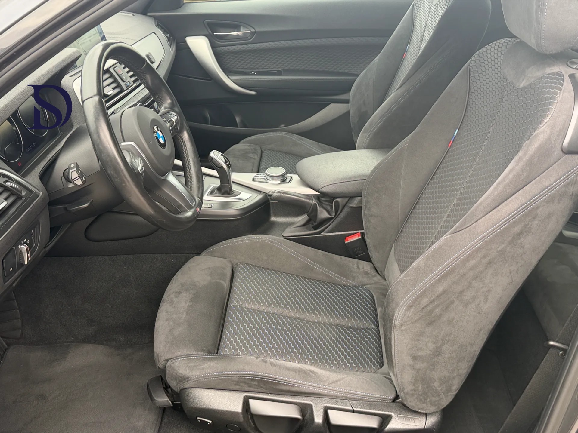 BMW M240i xDrive Steptronic-image-8