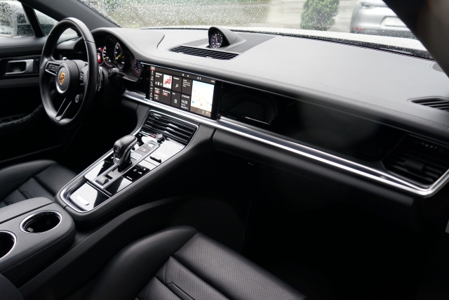 PORSCHE Panamera 4S E-Hybrid Sport Turismo-image-12