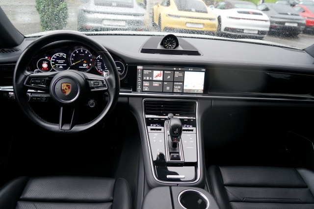 PORSCHE Panamera 4S E-Hybrid Sport Turismo-image-10