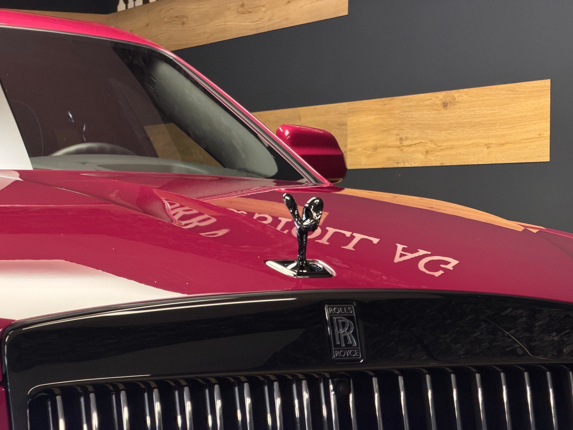 ROLLS-ROYCE Ghost II 6.75 V12 Black Badge – Bespoke „Forbidden Rose“-image-7