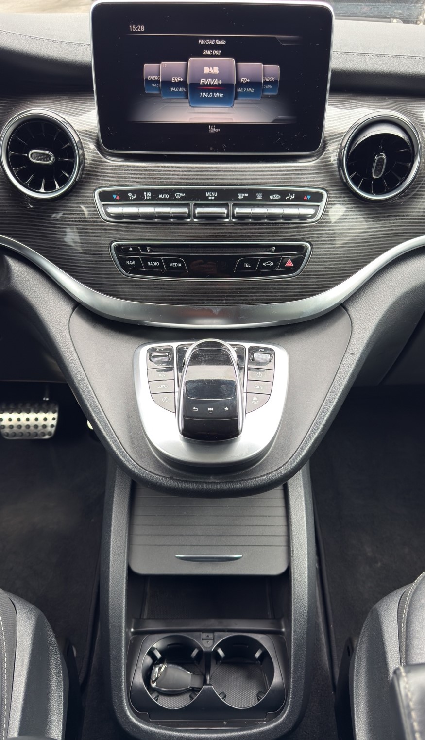 MERCEDES-BENZ V 300 d lang Swiss Edition 4Matic 9G-Tronic-image-10