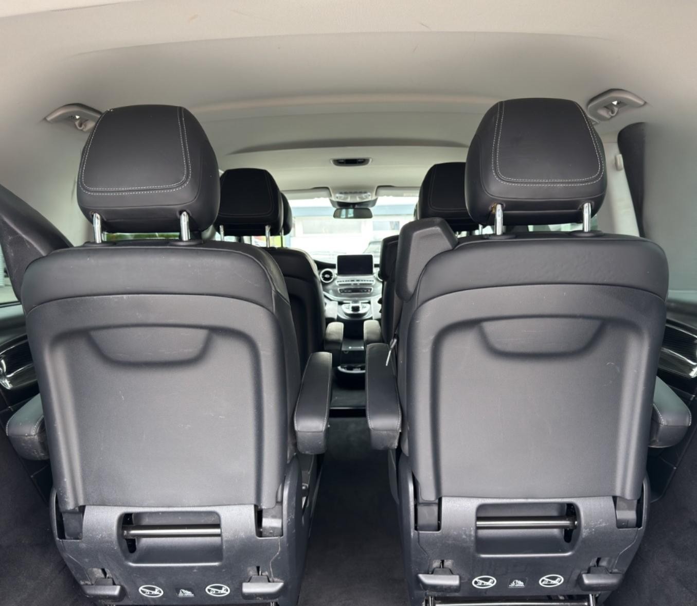 MERCEDES-BENZ V 300 d lang Swiss Edition 4Matic 9G-Tronic-image-18