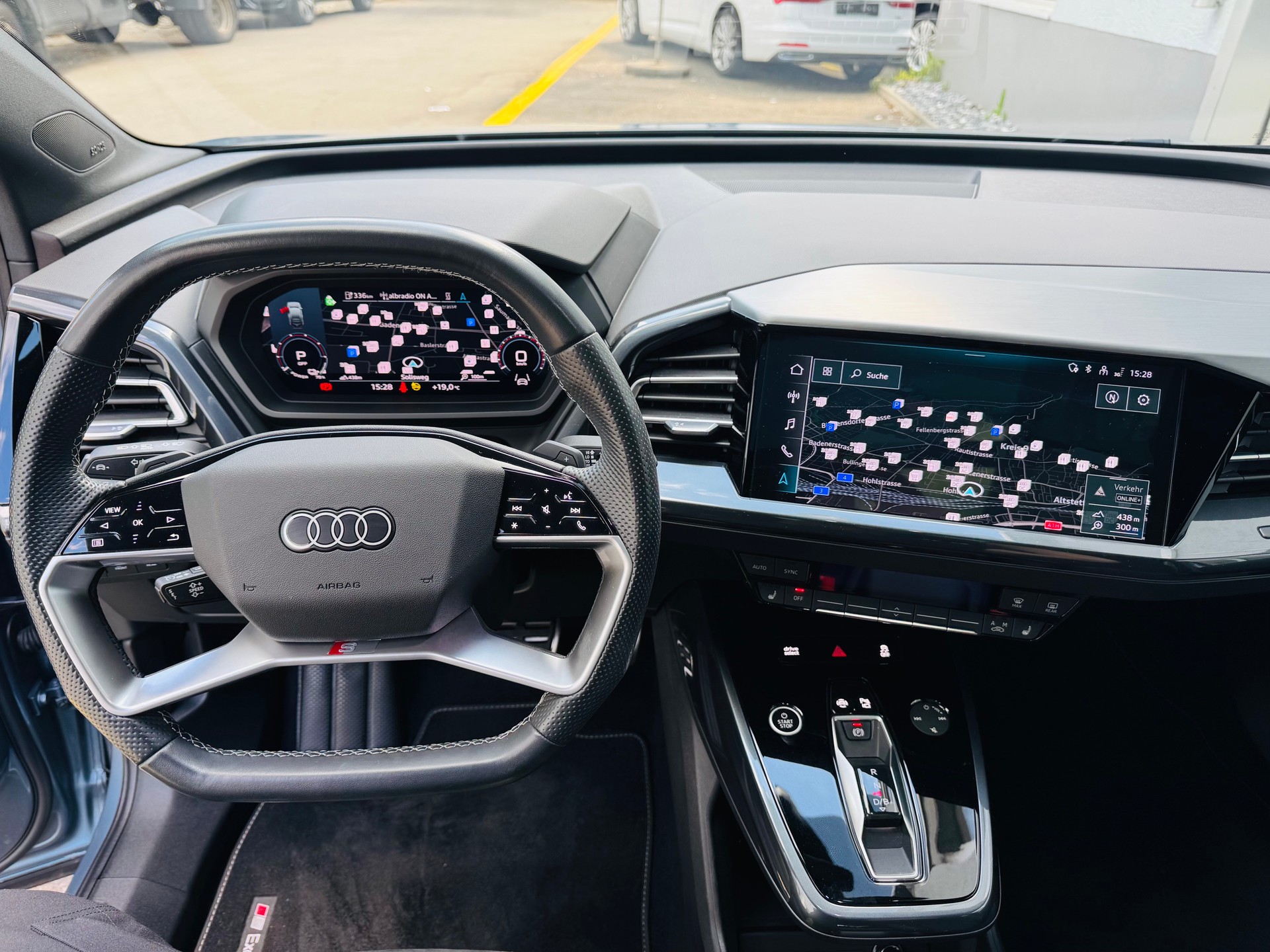 AUDI Q4 Sportback e-tron 50 quattro-image-12