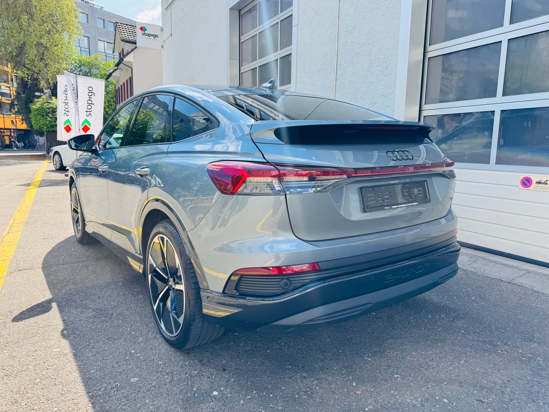 AUDI Q4 Sportback e-tron 50 quattro-image-4