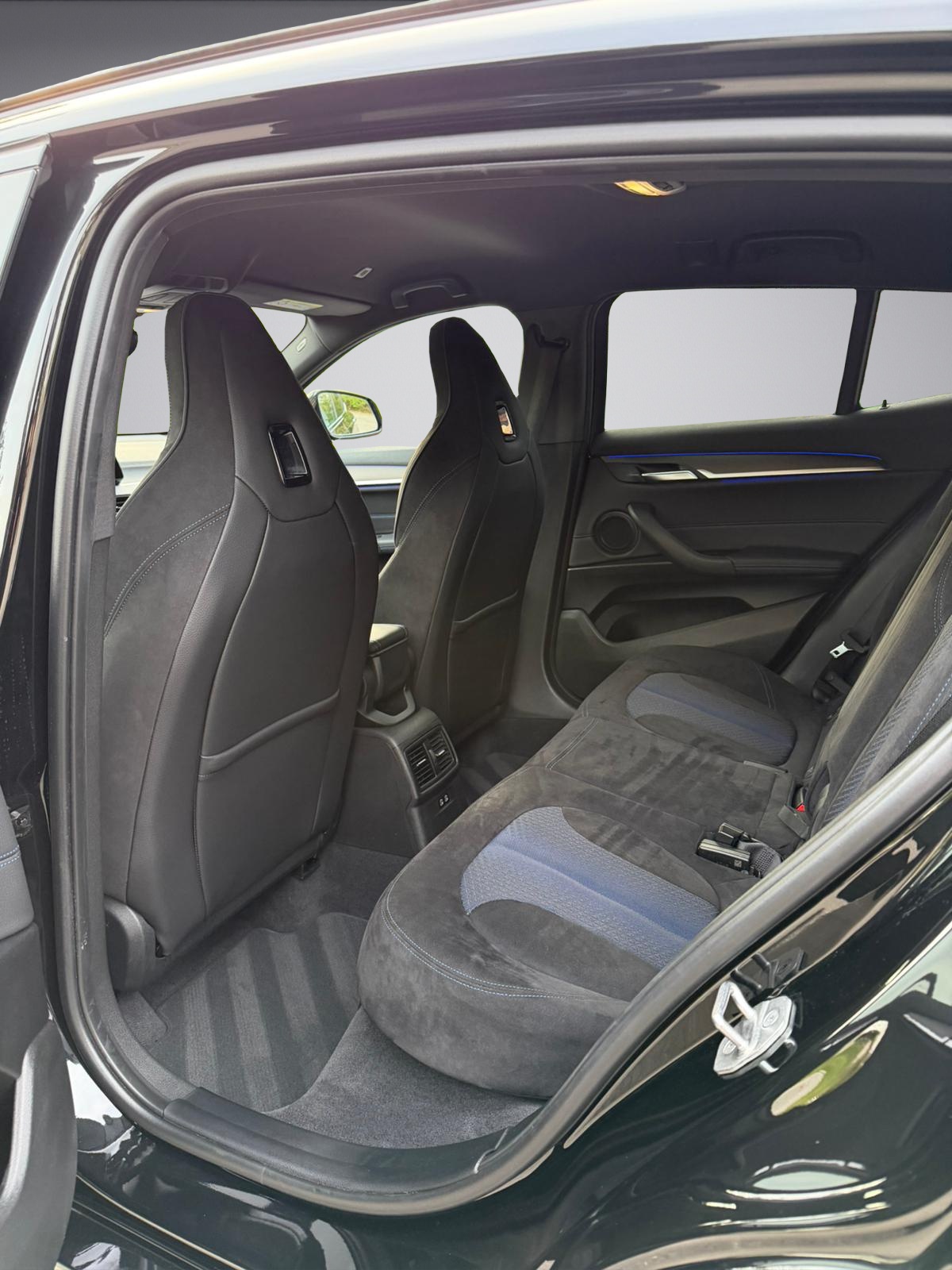 BMW X2 xDrive 18d M Sport Steptronic * M Sport Paket * Facelift *-image-9