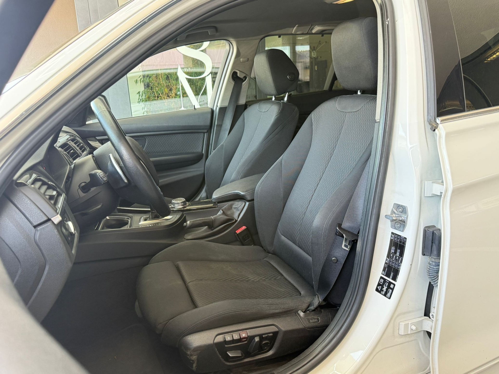 BMW 335d xDrive Touring Steptronic-image-10