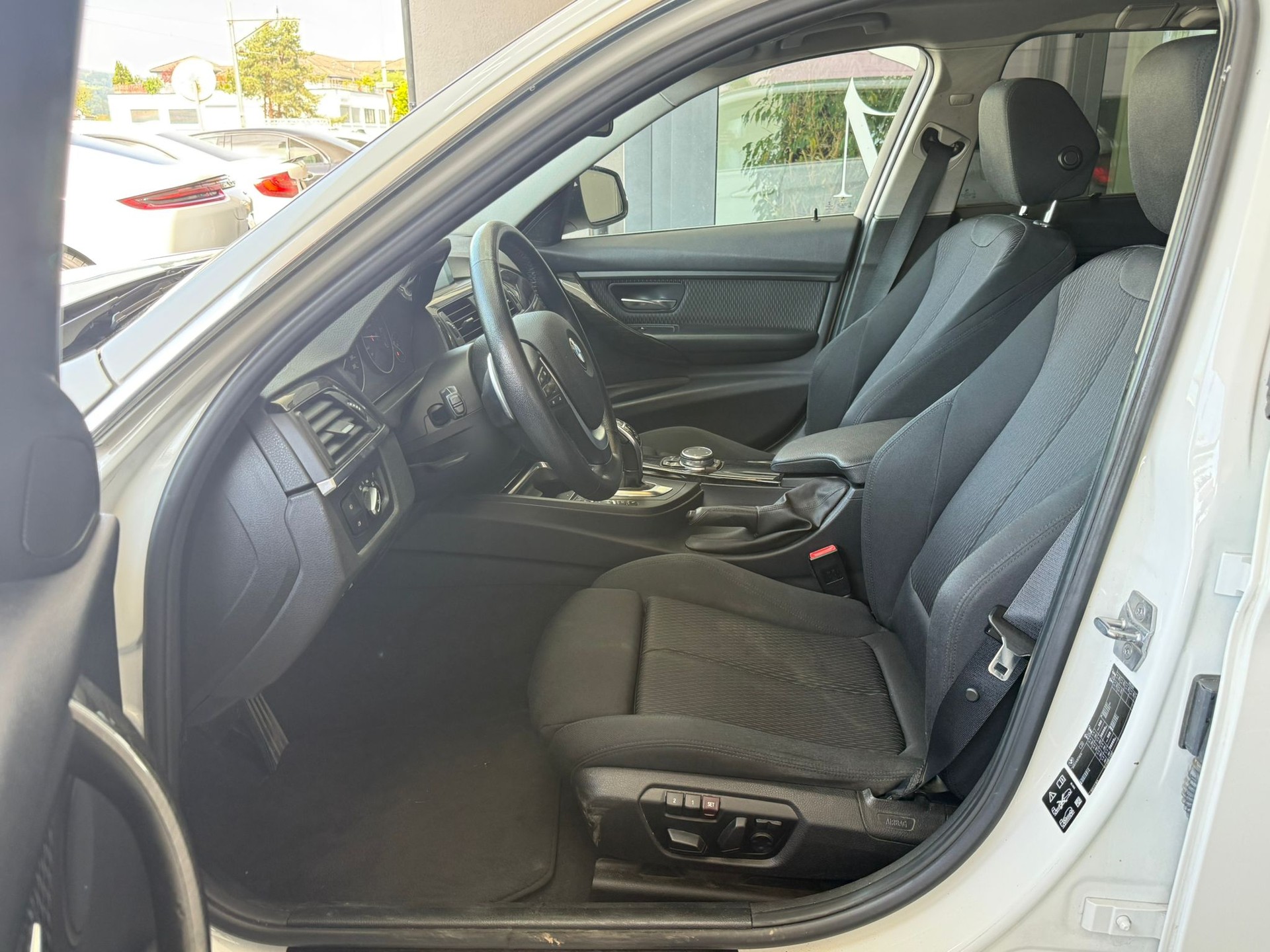 BMW 335d xDrive Touring Steptronic-image-9
