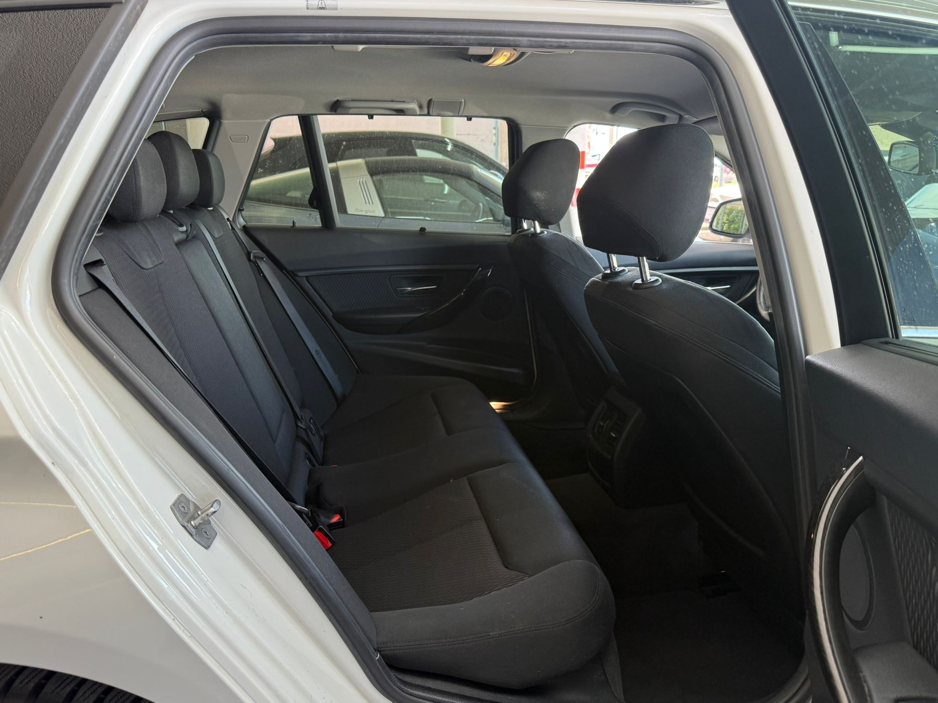 BMW 335d xDrive Touring Steptronic-image-17