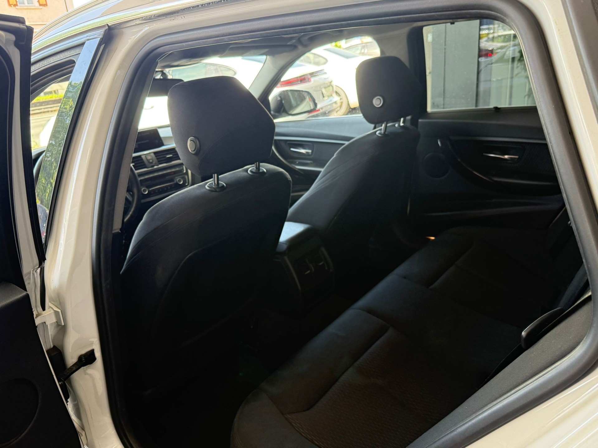 BMW 335d xDrive Touring Steptronic-image-12