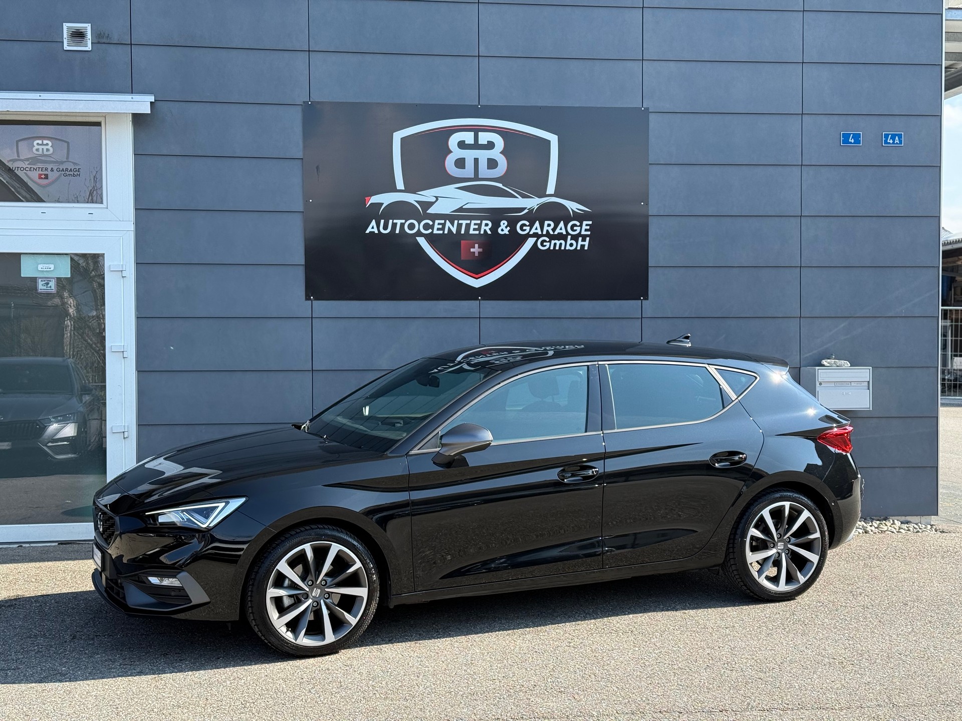 SEAT Leon 1.5 eTSI mHEV DSG FR °° 5 Jahre / 100'000 KM Seat Hersteller Garantie °°-showroom-element-3