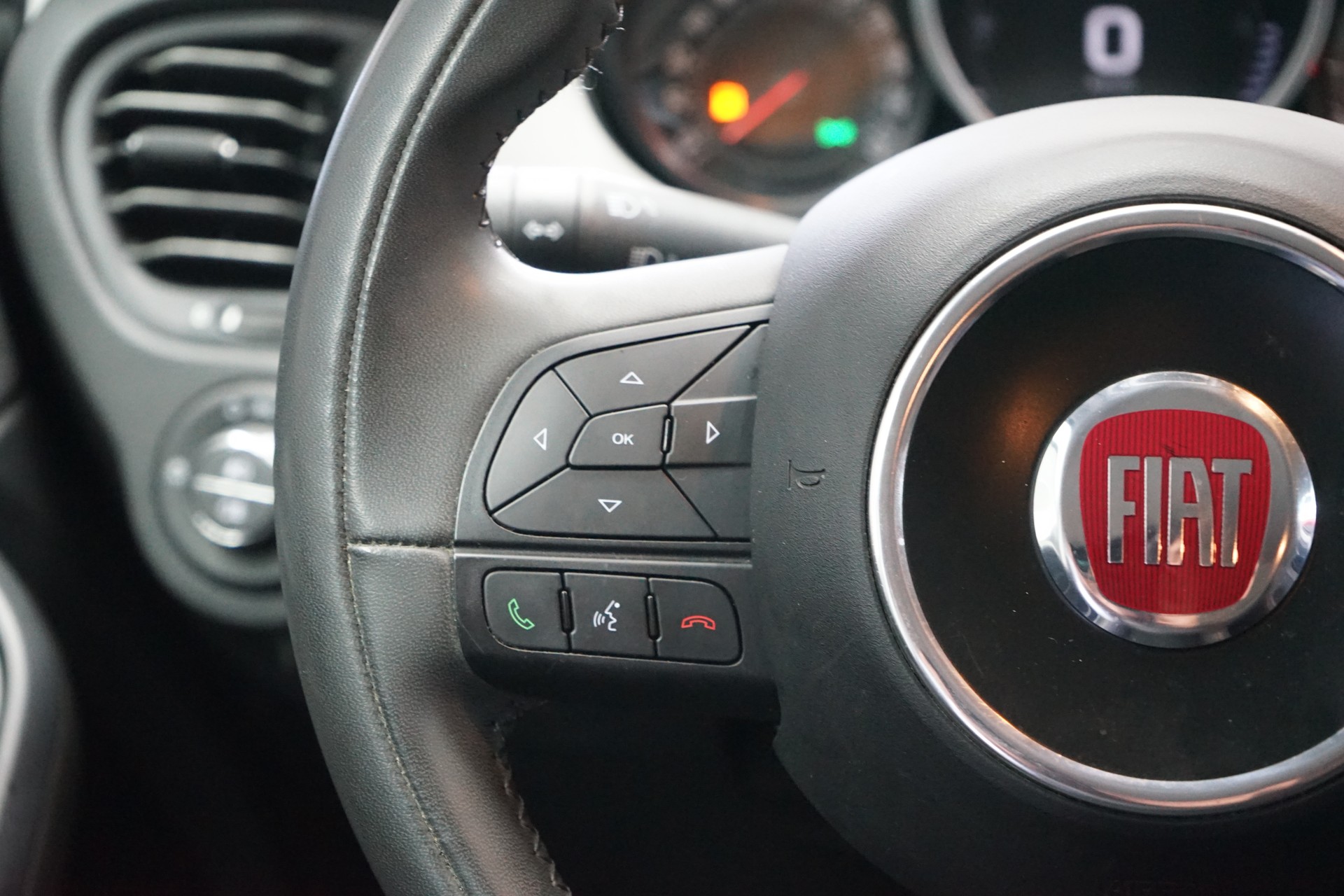FIAT 500X 1.4T Cross 4x4 Automatic-image-7