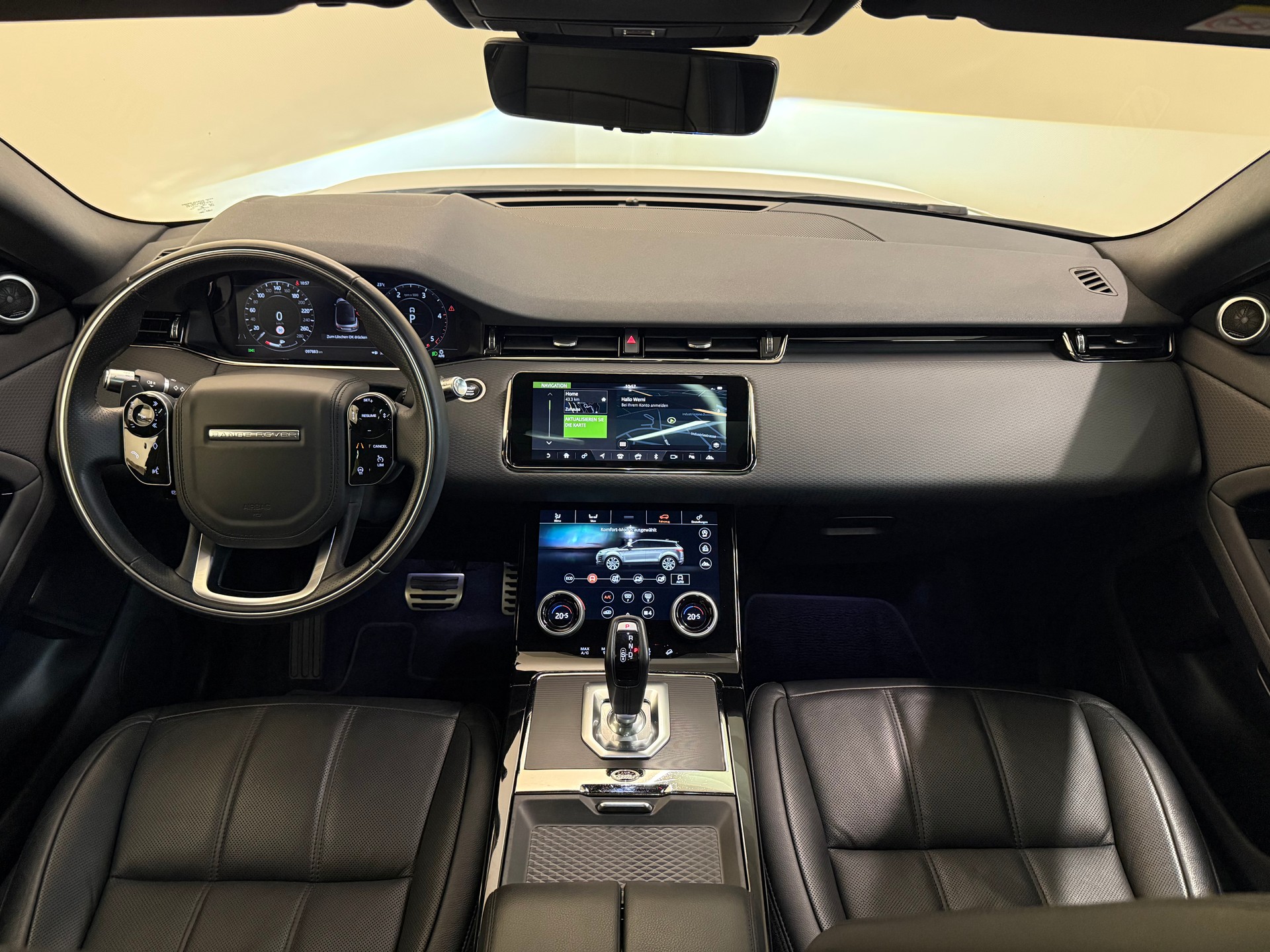 LAND ROVER Range Rover Evoque R-Dynamic D 240 AT9-image-15