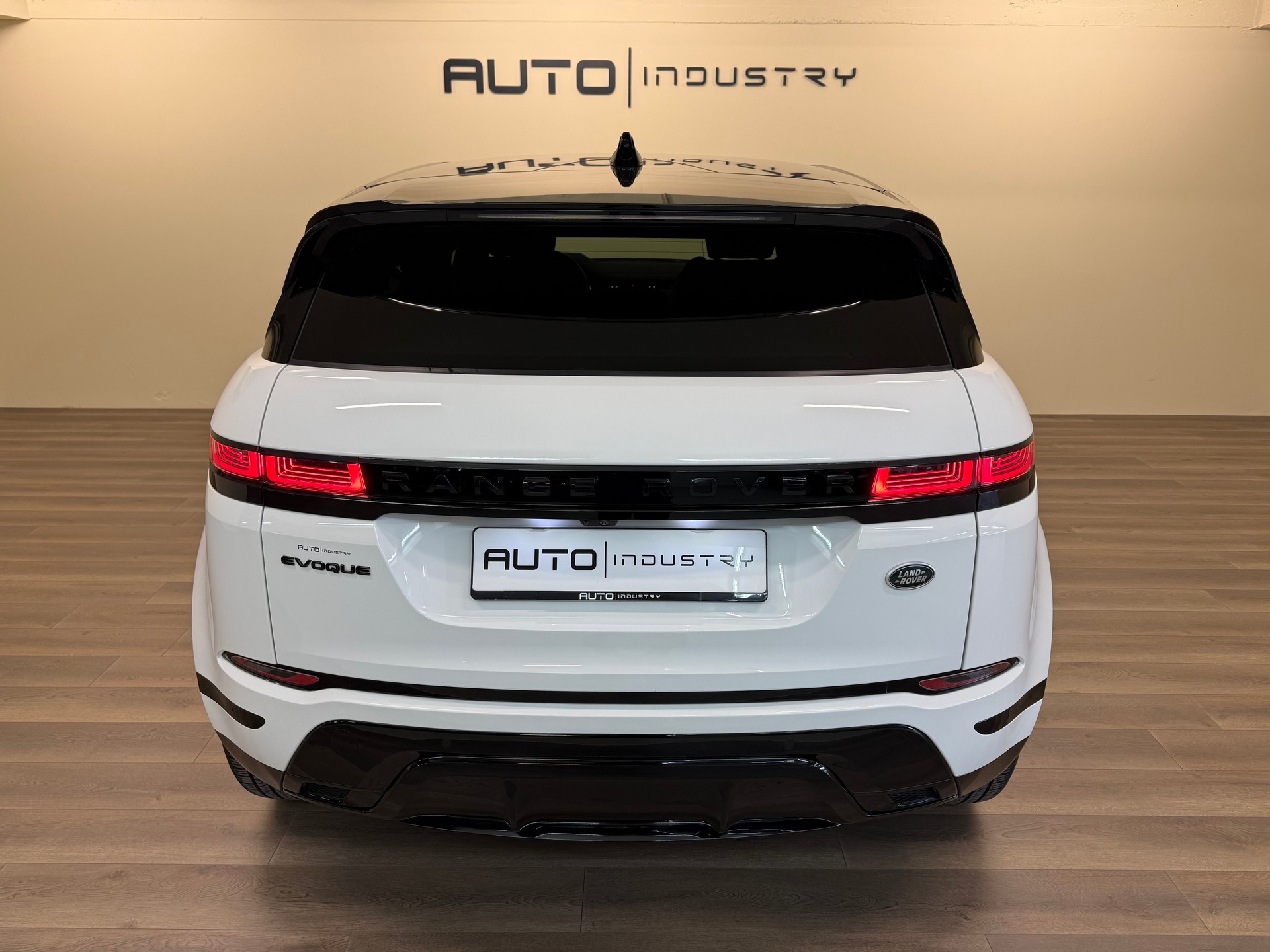 LAND ROVER Range Rover Evoque R-Dynamic D 240 AT9-image-9