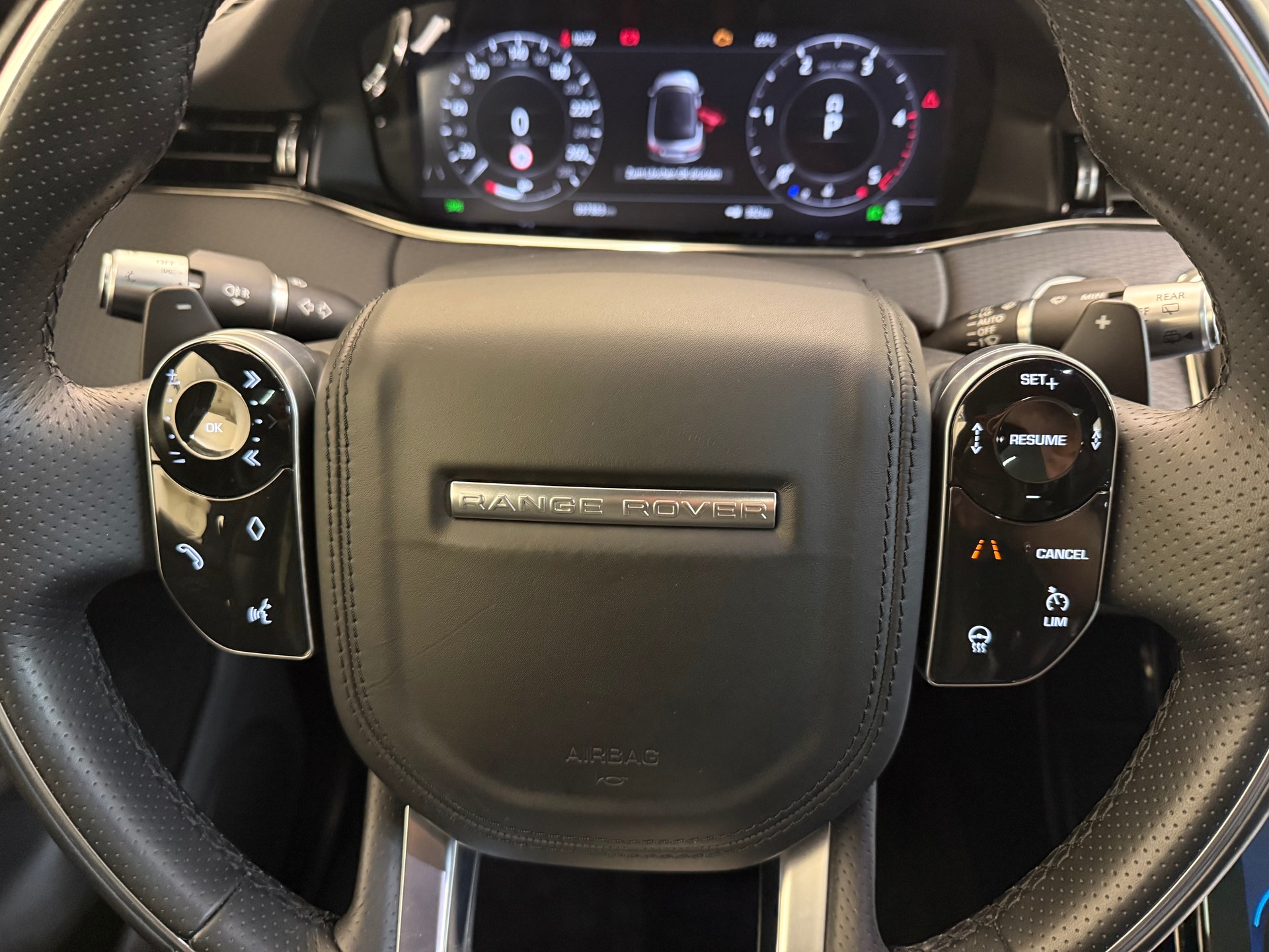 LAND ROVER Range Rover Evoque R-Dynamic D 240 AT9-image-17