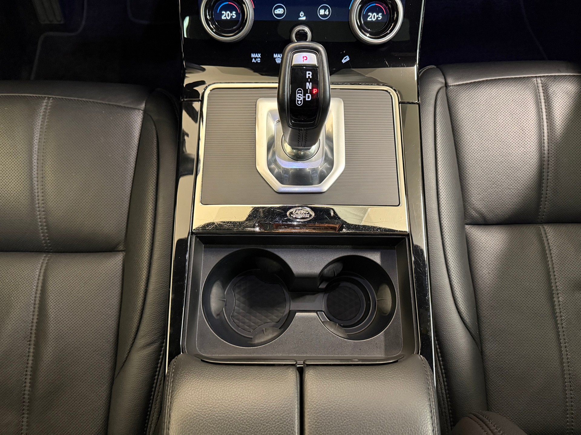 LAND ROVER Range Rover Evoque R-Dynamic D 240 AT9-image-22