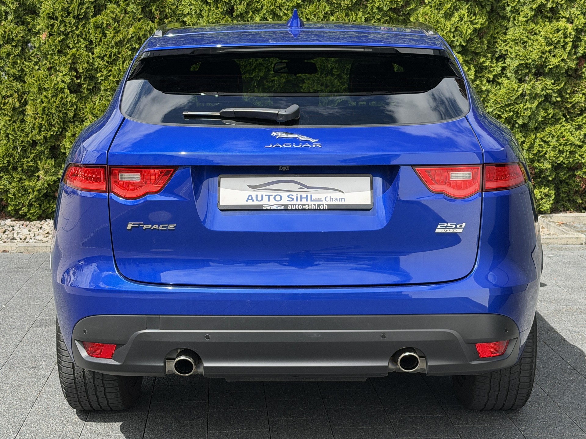JAGUAR F-Pace 25d R-Sport AWD Automatik-image-11